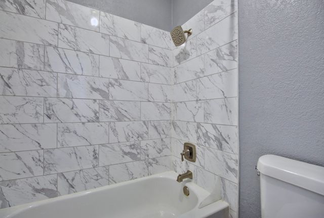 2301 Basil Drive F211, Arlington, TX 76006