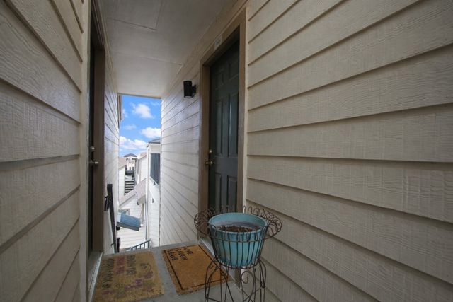 2301 Basil Drive F211, Arlington, TX 76006