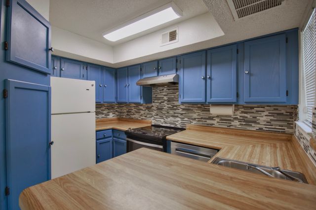 2301 Basil Drive F211, Arlington, TX 76006