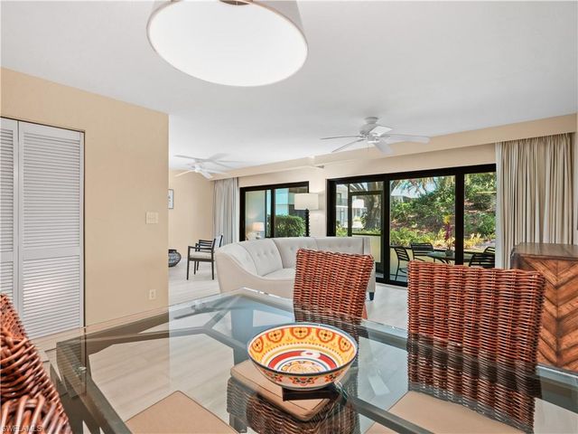 600 Neapolitan WAY 127, Naples, FL 34103