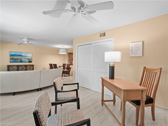 600 Neapolitan WAY 127, Naples, FL 34103