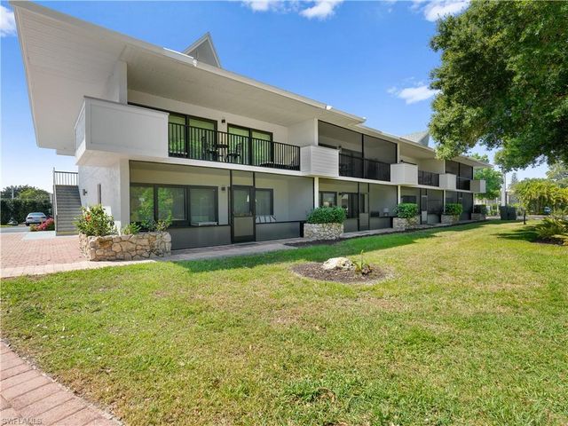 600 Neapolitan WAY 127, Naples, FL 34103