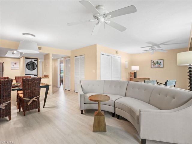 600 Neapolitan WAY 127, Naples, FL 34103