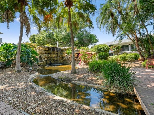 600 Neapolitan WAY 127, Naples, FL 34103