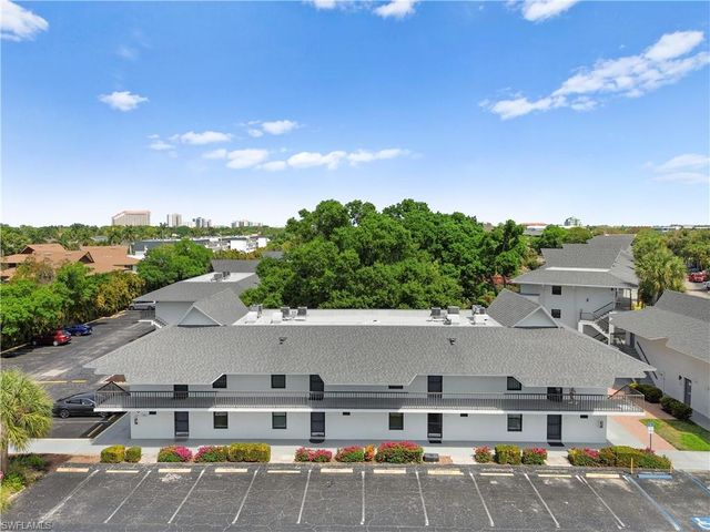 600 Neapolitan WAY 127, Naples, FL 34103