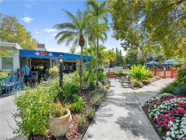 600 Neapolitan WAY 127, Naples, FL 34103