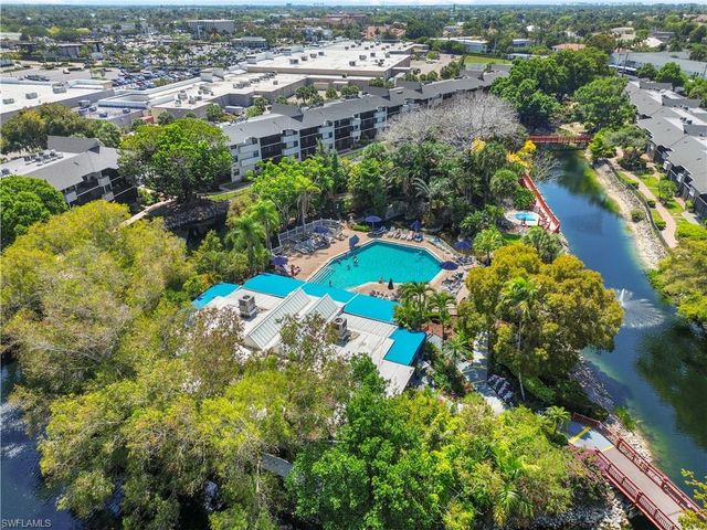 600 Neapolitan WAY 127, Naples, FL 34103