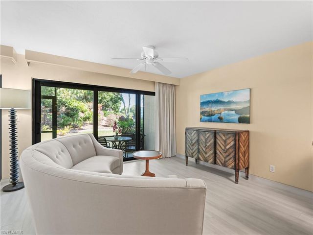 600 Neapolitan WAY 127, Naples, FL 34103