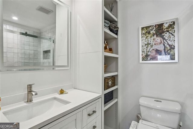 18 Sycamore Station, Decatur, GA 30030