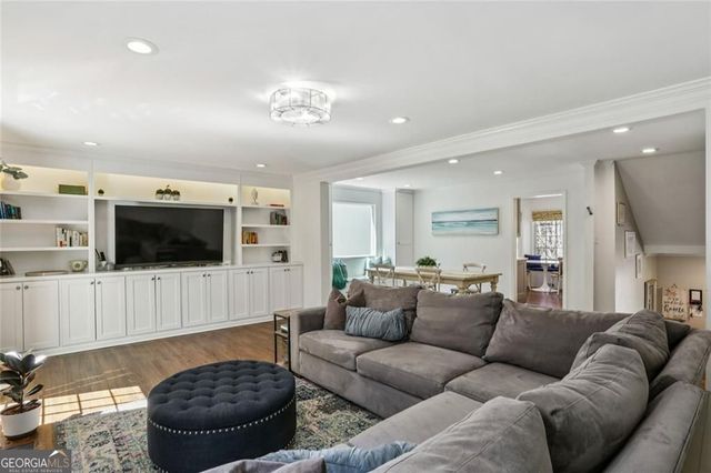 18 Sycamore Station, Decatur, GA 30030