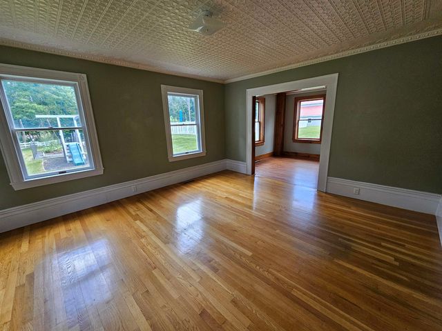 29 River Road, New Ipswich, NH 03071