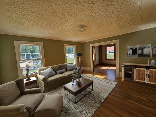 29 River Road, New Ipswich, NH 03071