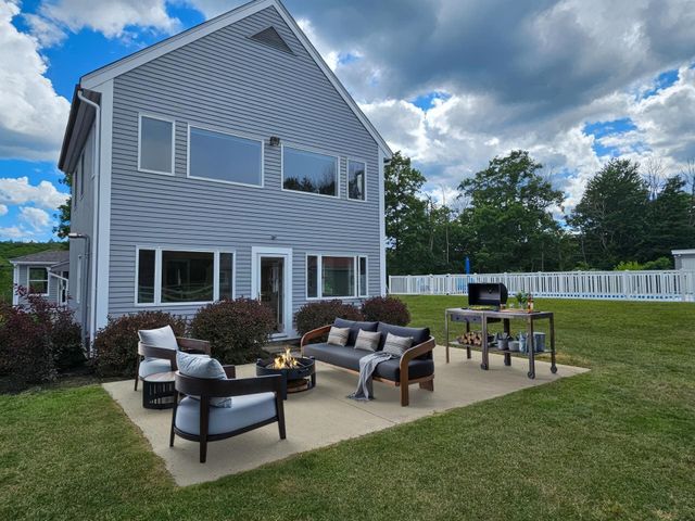 29 River Road, New Ipswich, NH 03071