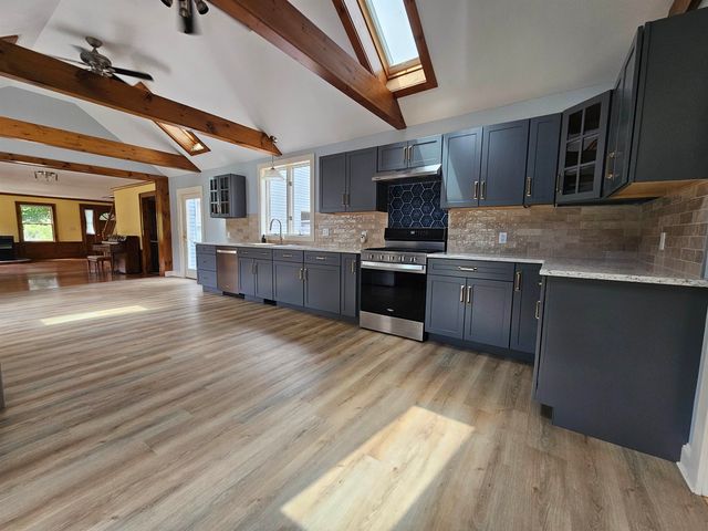 29 River Road, New Ipswich, NH 03071