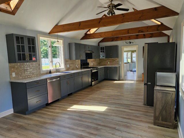 29 River Road, New Ipswich, NH 03071