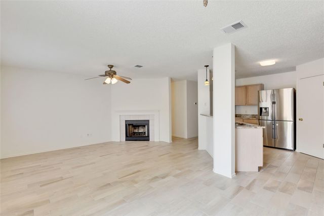 2009 Barnett DR, Cedar Park, TX 78613
