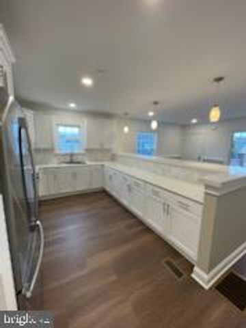 104 GANTTOWN RD, Turnersville, NJ 08012