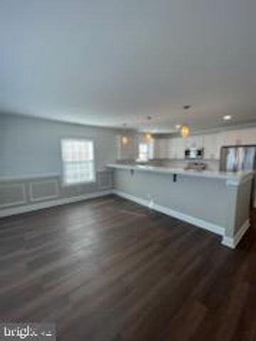104 GANTTOWN RD, Turnersville, NJ 08012