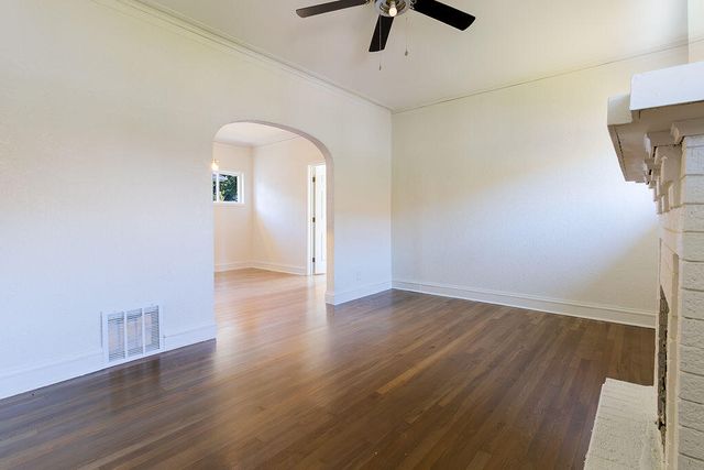 805 Lincoln Street, Gary, IN 46402