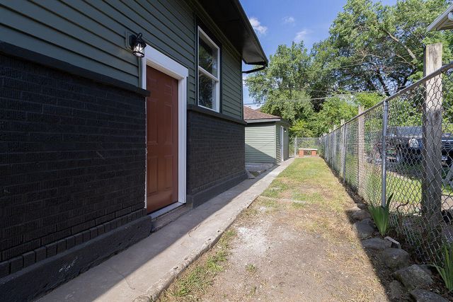 805 Lincoln Street, Gary, IN 46402