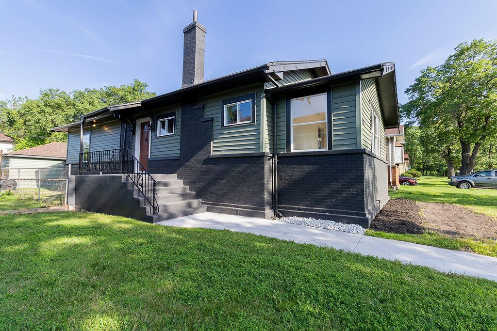 805 Lincoln Street, Gary, IN 46402