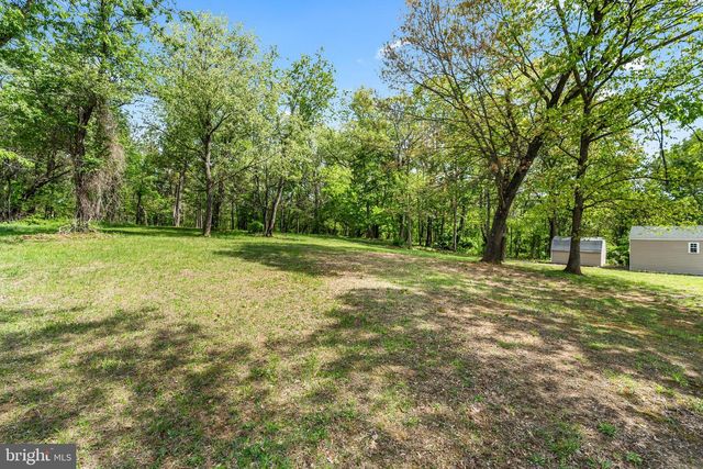 1217 NESTLE QUARRY RD, Falling Waters, WV 25419