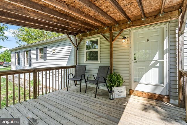 1217 NESTLE QUARRY RD, Falling Waters, WV 25419