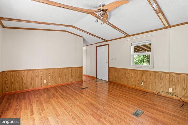 1217 NESTLE QUARRY RD, Falling Waters, WV 25419
