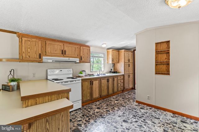1217 NESTLE QUARRY RD, Falling Waters, WV 25419