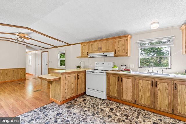 1217 NESTLE QUARRY RD, Falling Waters, WV 25419