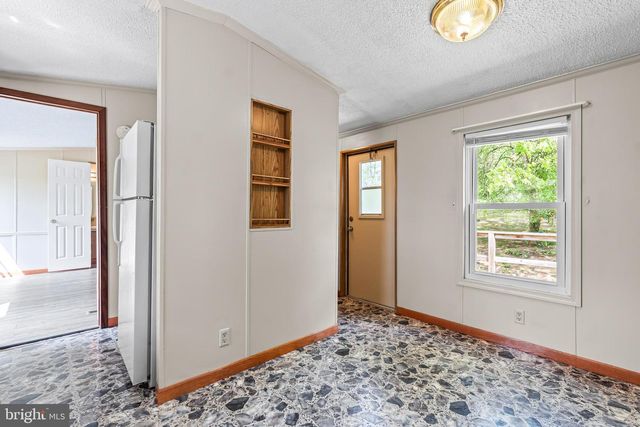1217 NESTLE QUARRY RD, Falling Waters, WV 25419