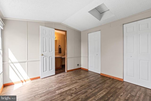 1217 NESTLE QUARRY RD, Falling Waters, WV 25419