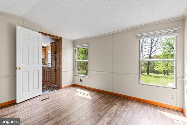 1217 NESTLE QUARRY RD, Falling Waters, WV 25419