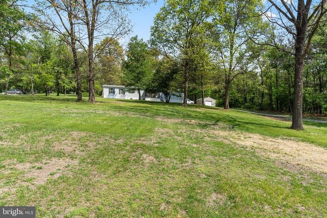 1217 NESTLE QUARRY RD, Falling Waters, WV 25419