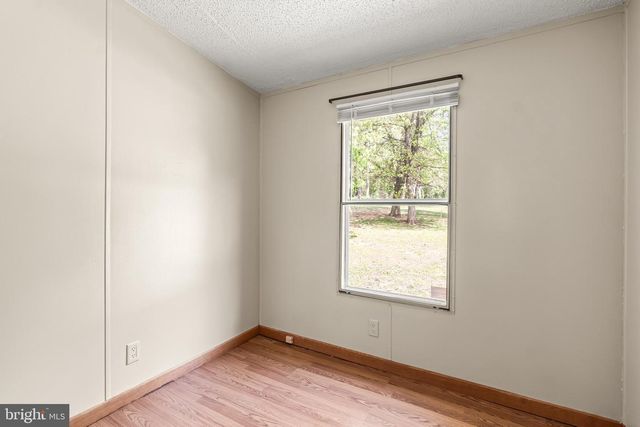 1217 NESTLE QUARRY RD, Falling Waters, WV 25419