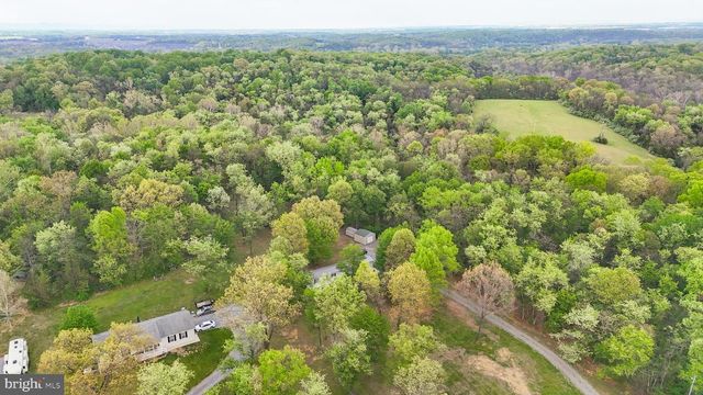 1217 NESTLE QUARRY RD, Falling Waters, WV 25419