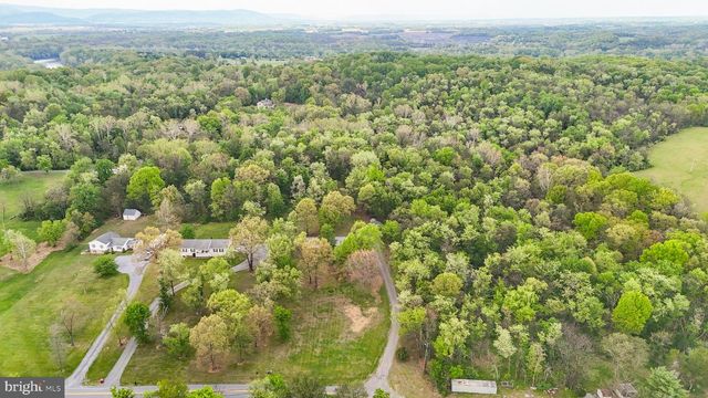 1217 NESTLE QUARRY RD, Falling Waters, WV 25419
