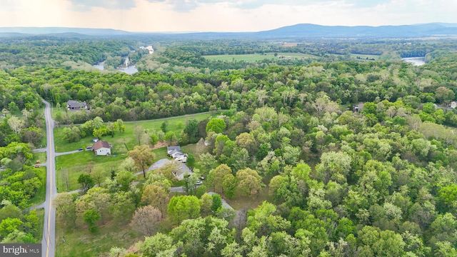 1217 NESTLE QUARRY RD, Falling Waters, WV 25419