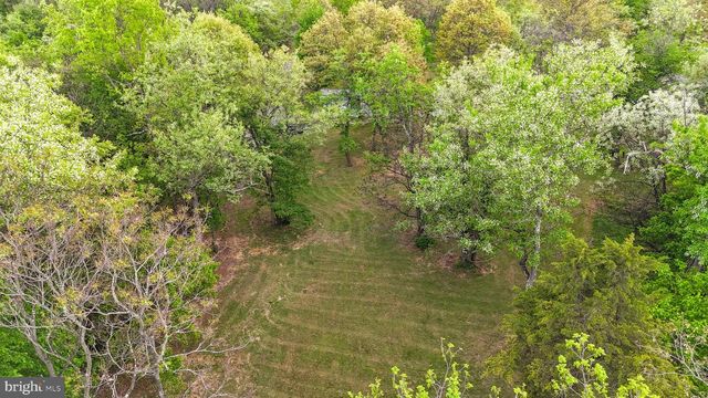 1217 NESTLE QUARRY RD, Falling Waters, WV 25419
