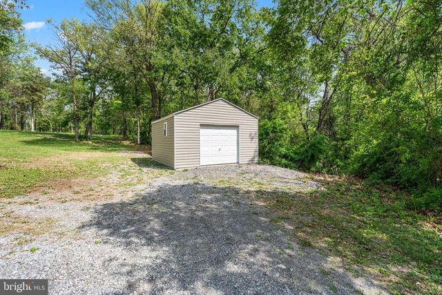 1217 NESTLE QUARRY RD, Falling Waters, WV 25419