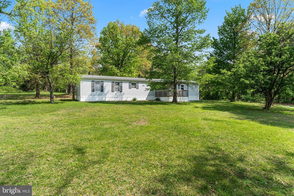 1217 NESTLE QUARRY RD, Falling Waters, WV 25419
