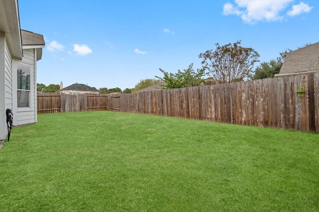 12102 Green Willow Falls Drive, Tomball, TX 77375