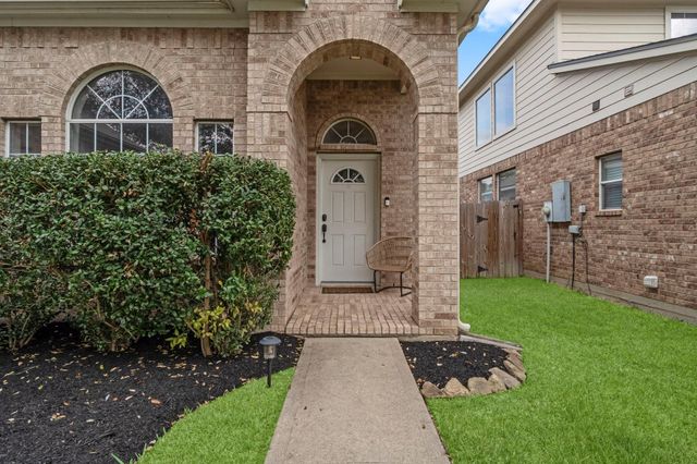 12102 Green Willow Falls Drive, Tomball, TX 77375