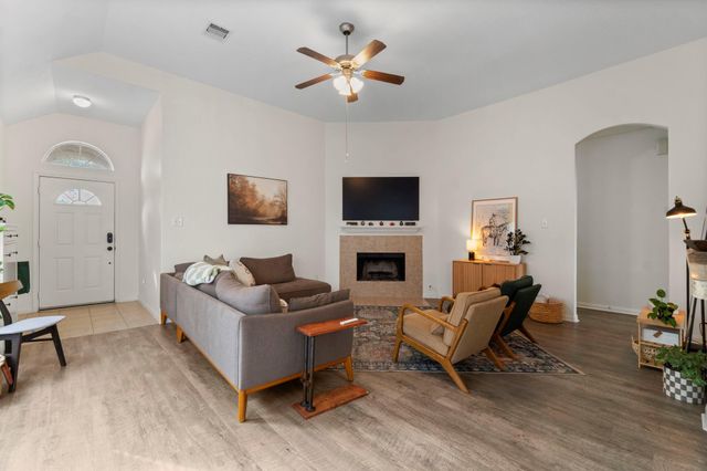 12102 Green Willow Falls Drive, Tomball, TX 77375