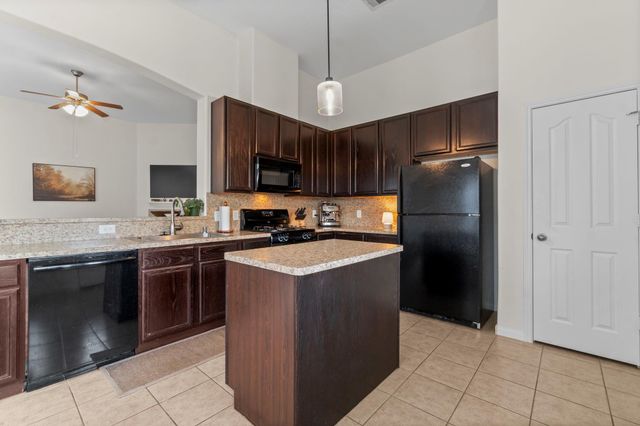 12102 Green Willow Falls Drive, Tomball, TX 77375