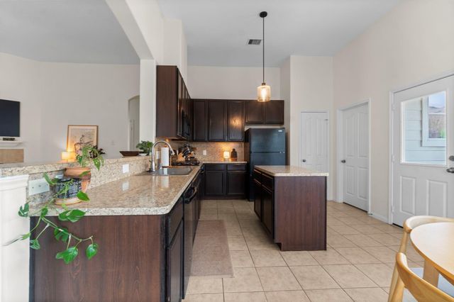 12102 Green Willow Falls Drive, Tomball, TX 77375