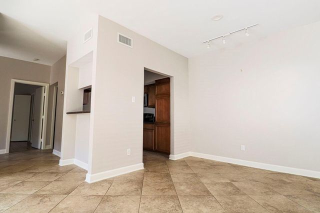 2025 Augusta Drive 1005, Houston, TX 77057