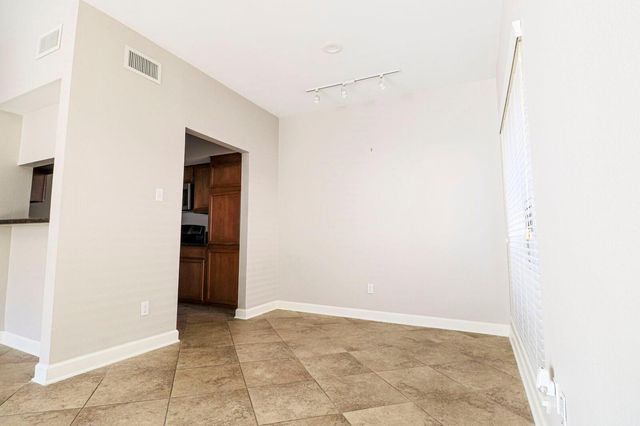 2025 Augusta Drive 1005, Houston, TX 77057