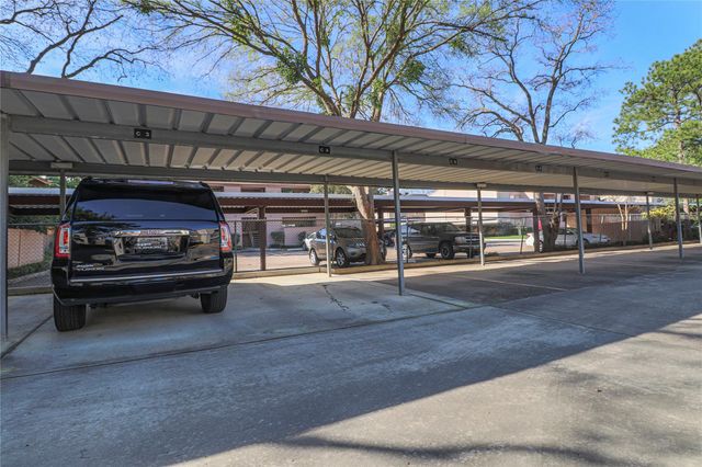 2025 Augusta Drive 1005, Houston, TX 77057