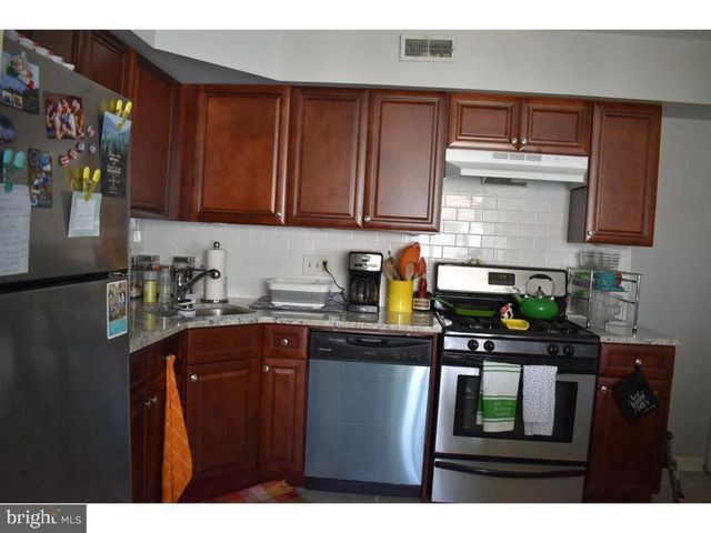 33 BUTTONWOOD RD, Voorhees, NJ 08043